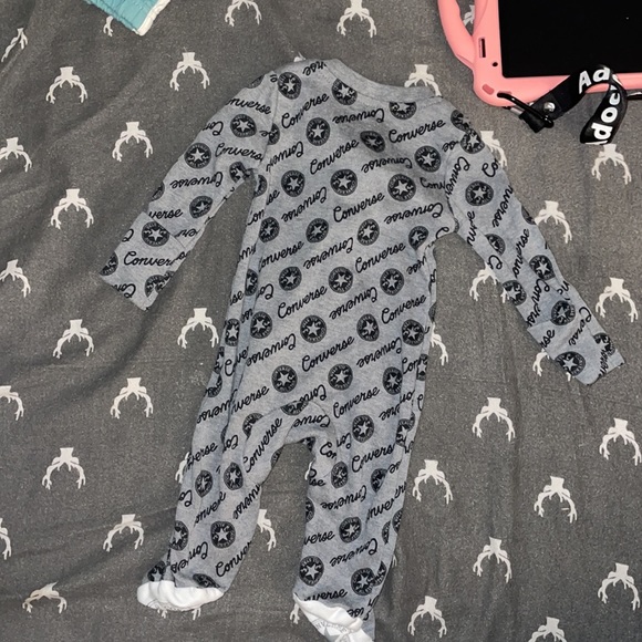 Newborn Converse Sleeper - Picture 2 of 3